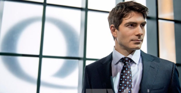 Arrow Season 3 Images Feature Brandon Routh as Ray Palmer Brandon Routh Teases The Atom Coming To Arrow?